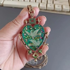 Green European Heart Enamel Necklace Unique Dove Inlay Retro Pendant Jewelry