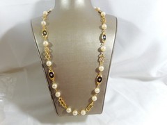 VTG BEZEL SET ONYX ENAMEL W RHINESTONE LARGE FAUX PEARL STATIONS 32″ NECKLACE