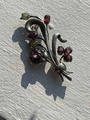 Vintage 1930s 1940s floral spray brooch multicolor glass rhinestones silver