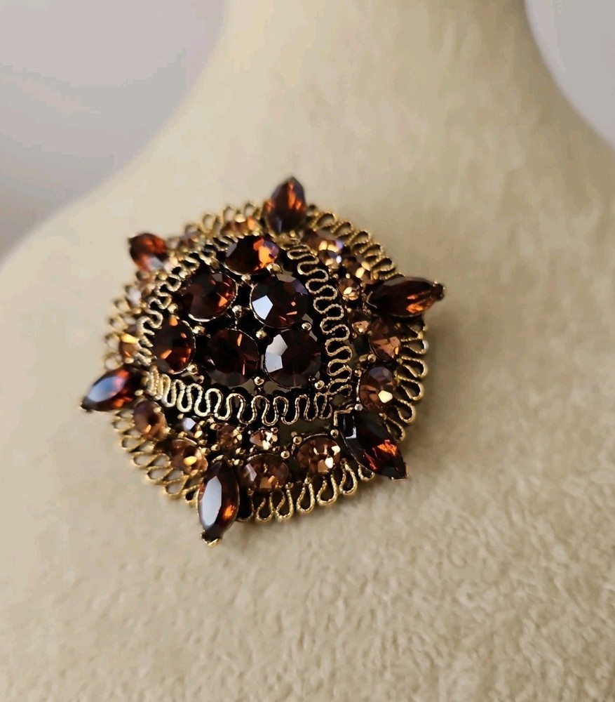 Vtg. Lisner Brooch Pin Brown Rhinestone Gold Tone Squiggle Domed Raised Signed