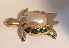 Vintage GoldTone Turtle Brooch with Faux Pearl 1 7/8″ NOS Good Quality #819B2