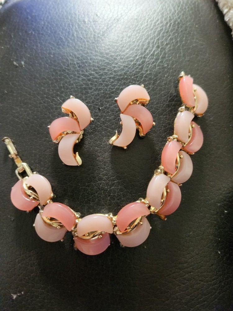 Vintage Thermoset Pink Bracelet And Earring Set