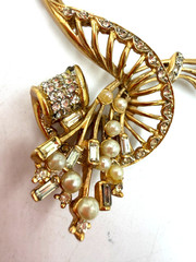 Vintage Necklace Fan Rhinestone Spray Pendant Vendome? Goldtone 15 in PJ