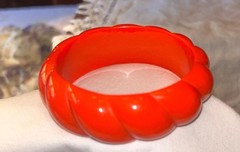 1980s Chunky Orange Lucite Twisted Rope Ribbed Bangle Bracelet