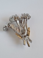 KJL Prince of Wales Dutchess Windsor Replica Rhinestone 3 Feather Crown Brooch