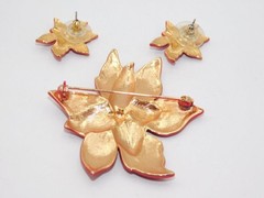 C400-VINTAGE PIN/BROOCH & PIERCED EARRINGS~POINTSETTIA~RED/GOLD TONE