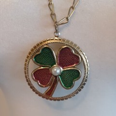 Retro Midcentury Gold Tone Vintage Shamrock Lucky 4 Leaf Clover Pendant Necklace