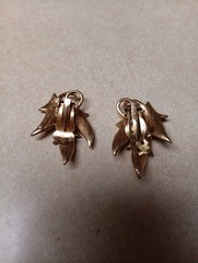 Vintage Brown Mode Art Brand Enamel Leaf Clip On Earrings
