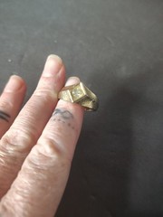 VINTAGE TEXTURED MARKED KARATCLAD 18kt H.G.E. MEN’S RING 60s