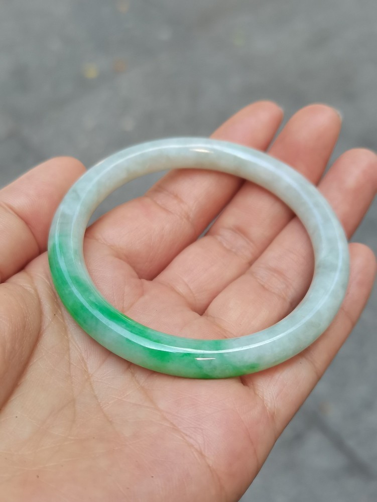 MADE IN-HOUSE Certifiable Grade-A Untreated Burmese Jadeite Jade Bangle (53.7mm)
