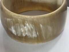 Vintage Buffalo Horn Beige 1 1/2″ Cuff Bracelet 7.5″