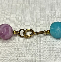 VINTAGE Pastel Marbled Lucite Bead Statement Necklace Gold Tone Spring Ring 26in