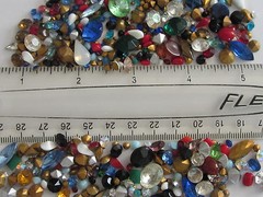 325 VINTAGE GLASS RHINESTONES & SOLID STONE LOT REPAIR JEWELRY LOOSE ASSORTMENT