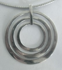 SET: MODERNIST STERLING PENDANT NECKLACE & EARRINGS 2.5 IN PEND, 1 5/8″ EARRGS