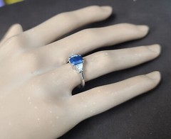 18K White Gold Engagement Ring 1.15CT. Natural Blue Sapphire Emerald Shape