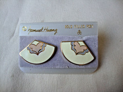 VINTAGE SAMUEL HUANG CLOISONNE RETRO ABSTRACT FAN PINK GRAY & WHITE EARRINGS