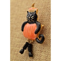 Vintage Black Cat Costume Pumpkin Pin Brooch Halloween Orange Enamel 1980s BinAL