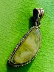 Vintage GREEN PREHNITE PENDANT Braided 925 Silver Glorious Shape 1 3/8″ x 5/8″