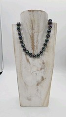 Peacock Black Pearl Hand Strung Beaded Choker Necklace Hand tied knot Vtg 16 in