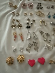 Lot Of 50 Clip On Earrings, Lisner Butterfly, Trifari And Other Brands