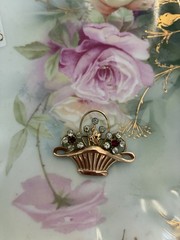 Vintage Van Dell 12K Gold Filled Flower Basket Brooch