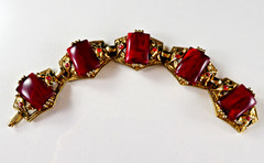 Vintage Red Marbled Acrylic 5 Link Bracelet Ornate Design Retro Pretty