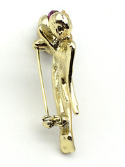 CAJC Vintage GoldTone Metal Winged Cherub HoldIng Amethyst Color Glass Heart Pin