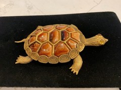 VTG. Large Turtle Pendant (Movable Back Legs & Tail) Acrylic & Metal Gold Tone
