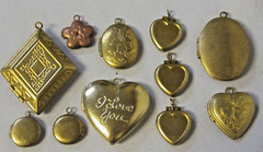 11 VTG MODERN LOCKETS HUGE LOT BRASS FINDINGS FLOWER HEARTS NOS PENDANTS CHARMS