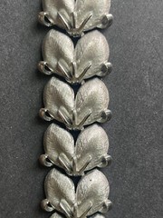 Vintage Bracelet Silvertone Leaf Flower Link Retro Career Capsule Statement 7”