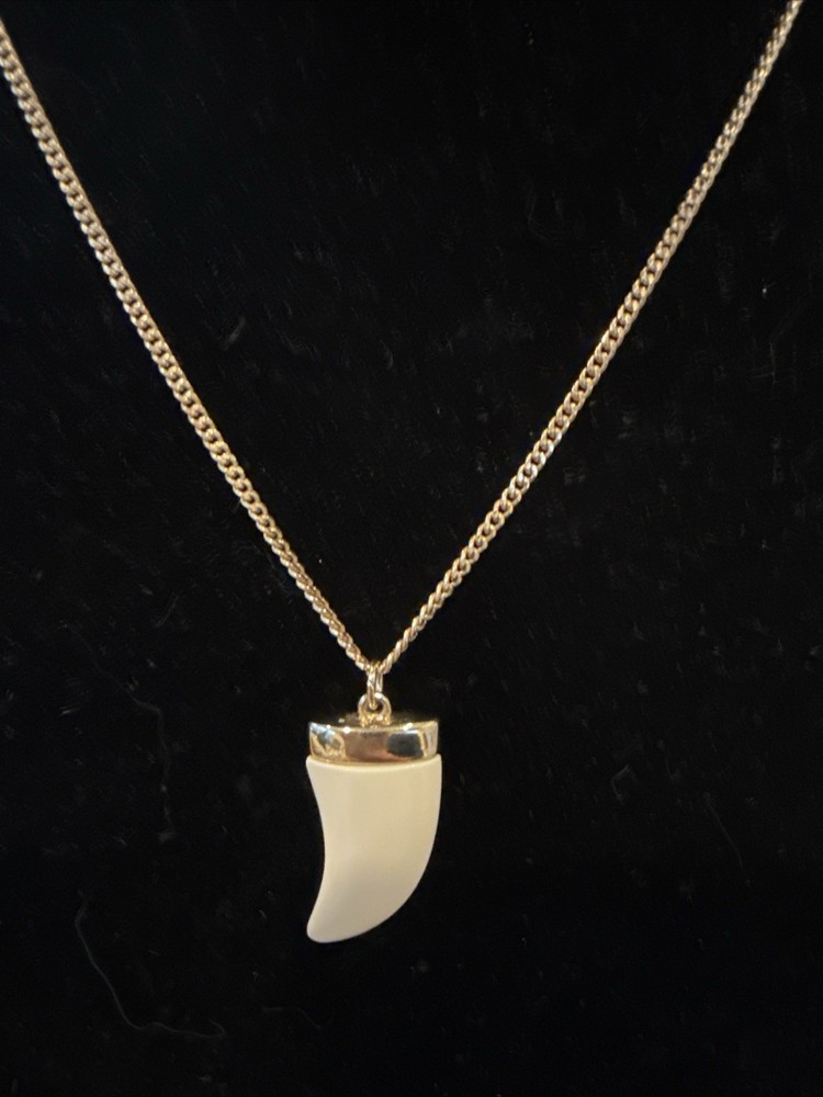 Vintage AVON 1978 Pendant Necklace Gold Chain Faux Ivory 20” Adventure Tooth