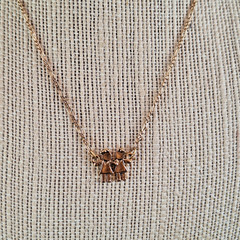 Vintage 1928 Girlfriends Sisters Daughters Pendant Gold-tone Necklace 15.5″