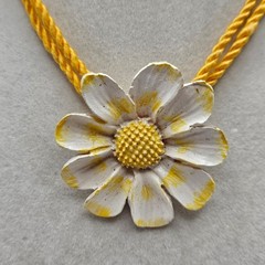 NEW VINTAGE Lisner 3D Daisy Flower Pendant Twisted Cord Choker Necklace