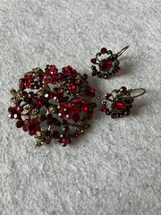 Vintage Red Stone Brooch And Earrings. Free shipping.