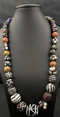 Beautiful Vintage Multicolour Beautiful African Glass Beads Necklace