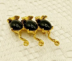 Vintage Joan Rivers “Three Blind Mice” Mouse Figure Gold Tone Black Pin Brooch