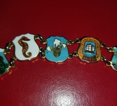 Vintage Nassau Bahamas Enamel Souvenir Tourist Link Gold Bracelet