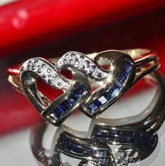 10k y/gold size 7 ring 0.18ct natural treated sapphire diamond heart 1.95g N2536