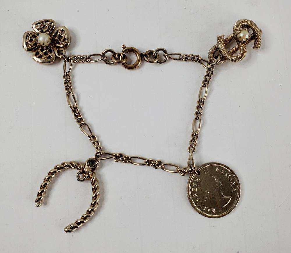 Vintage South Africa Coin Charm Bracelet Elizabeth II Regina Faux Pearls 6.75″