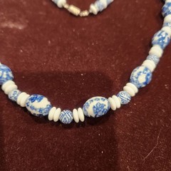 Vintage Blue White Porcelain Ceramic Beaded Necklace Chinoiserie Floral Barrel