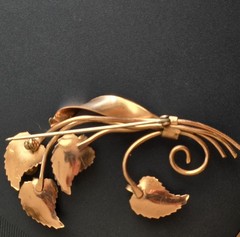 Large Rose Gold-plate Pearl Rhinestone Brooch Dimensional 3.25″ Mid-century