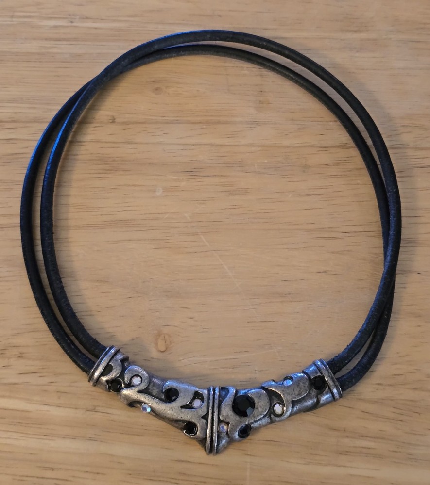 DRUID STYLE BRUTALIST BLACK & WHITE STONES SILVER-TONE LEATHER CORDS CHOKER 14″L