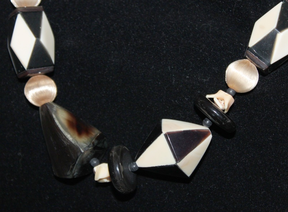1980’s Inlay Statement Necklace Carved Horn Dyed Geomentric Beads