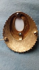 Signed Rare Vintage JOMAZ Scallop? Enameled Goldtone Rhinestone Inset Brooch