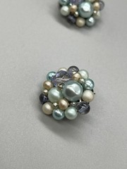 Vtg Multi color blue & white Beaded cluster Clip-on Earrings 1.12″ Japan