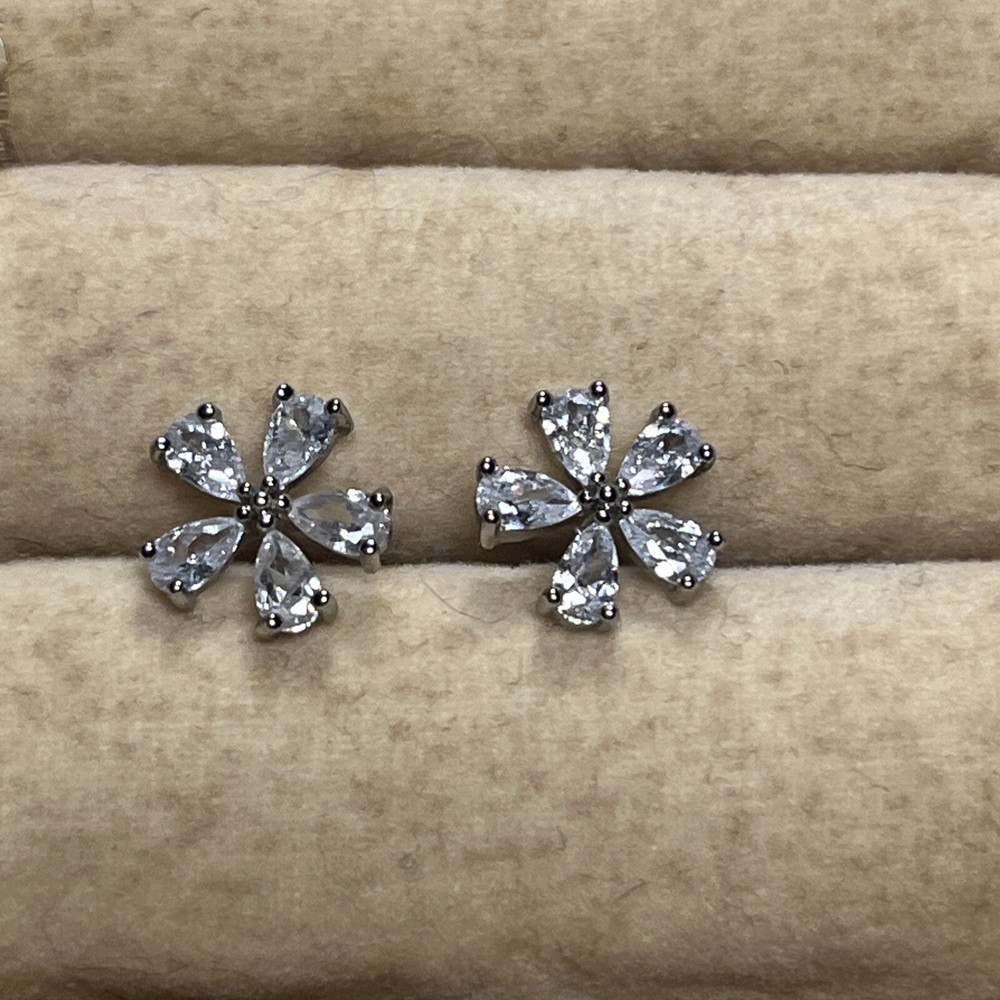 Vintage Crystal Flower Earrings 5 Petal Flower Stud Silver tone 1/2 In Wide