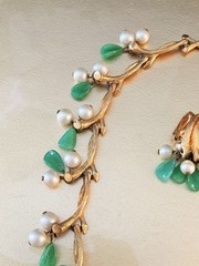 KRAMER VTG Signed Gold Tone Faux Pearl Jade Dangle Branch Link Necklace Earrings