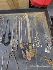 VINTAG 1970-1990 Retro Mcm JEWELRY 80 PC LOT NECKLACE BRACELET RINGS EARRINGS