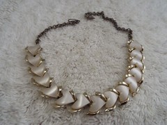 Goldtone White Thermoset Bead Link Necklace (A10)