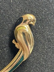 Vintage 80s Liz Claiborne Gold Tone Parrot Bird & Monet Butterfly Brooch Lot 2